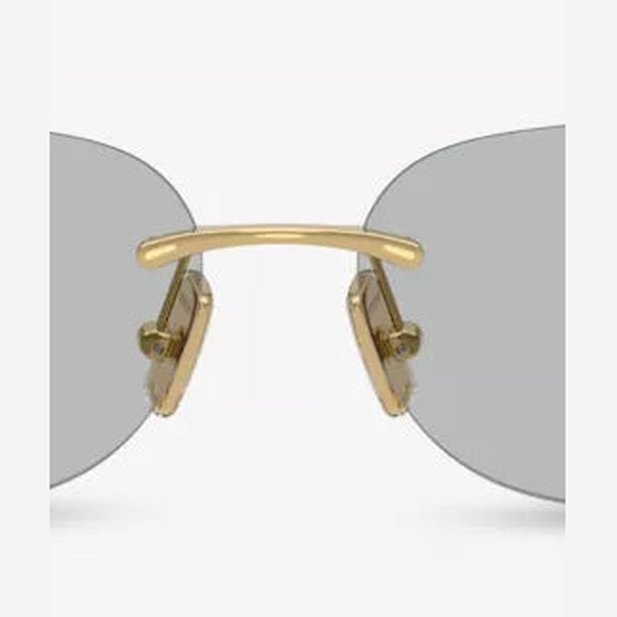 Square-frame metal sunglasses detail